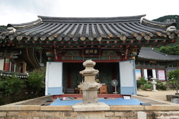 Obraz premium Gwallyongsa Buddhist Temple
