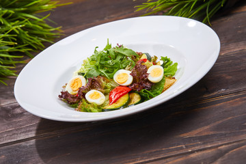 vegetable salad with egg