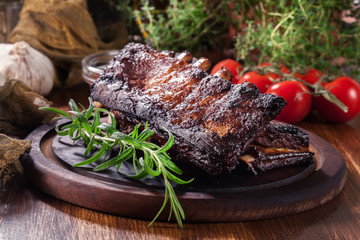 Spicy barbecued pork ribs © Sławomir Fajer