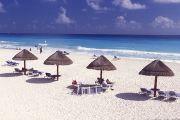 MEXICO YUCATAN CANCUN BEACH CARIBBEAN SEA