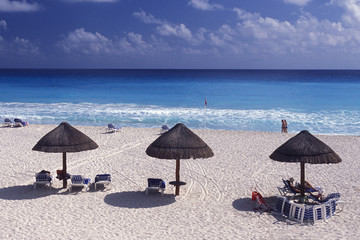 MEXICO YUCATAN CANCUN BEACH CARIBBEAN SEA