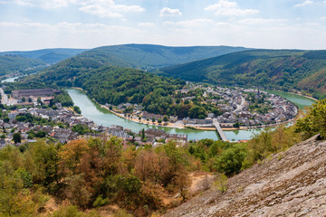 Naklejka premium La vallée de la Meuse à Monthermé, Ardennes, Grand Est, France