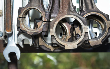 Connecting rods heads