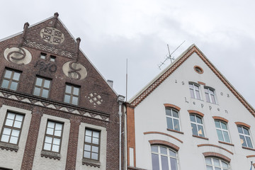 Fototapeta na wymiar Historische Häuser im Hafen von Bergen