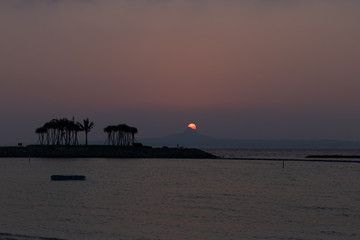 エメラルドビーチから望む日暮れ