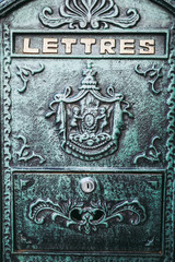 Boite à lettres ancienne en métal