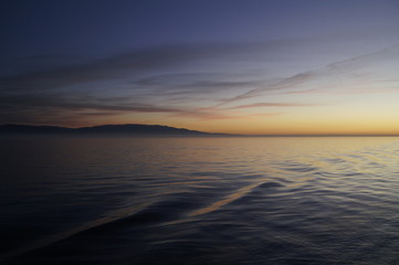 Sonnenaufgang auf dem Meer vor Spanien