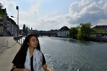 Modella sul fiume Reuss - Lucerna