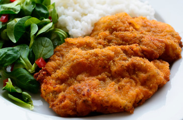 Wiener schnitzel with garnish