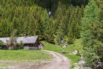 Almhütten im Naturpark Riedingtal Zederhaus, Österreich