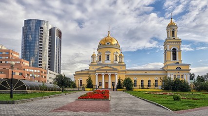Obraz premium Свято-Троицкий Кафедральный Собор Екатеринбург / Holy Trinity Cathedral Yekaterinburg