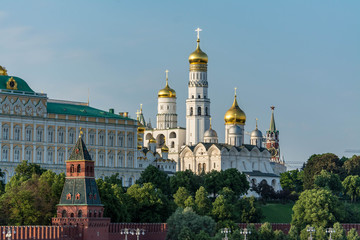 Fototapeta na wymiar View of the Kremlin with Patriarchal bridge