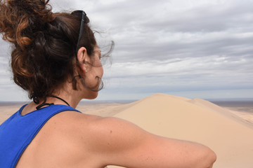 rilassarsi tra le dune nel deserto