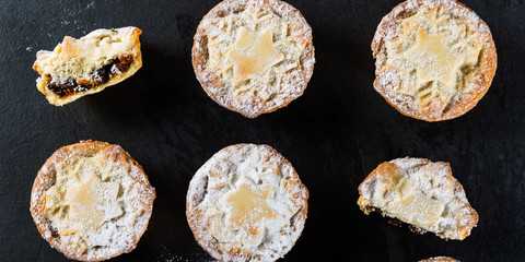 Mince pies filled with vine fruits, traditional christmas food © manuta