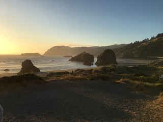 Fototapeta na wymiar Rocks on the Oregon coast at dusk