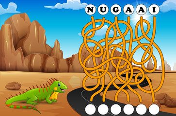 Game iguana maze find way to the word