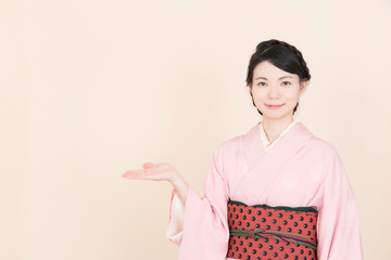 着物を着た女性