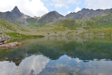 Fototapeta na wymiar Seßsee im Verwall in den Ostalpen-Tirol 