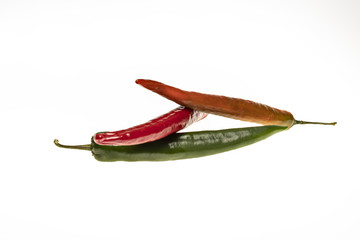 Frische Peperoni auf weissen Hintergrund