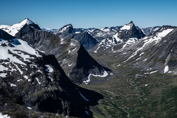Fototapeta na wymiar The Jotunheimen Mountain Area