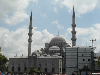 Fototapeta na wymiar Istanbul - Metropole zwischen Asien und Europa