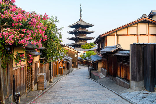beautiful street of kyoto old town