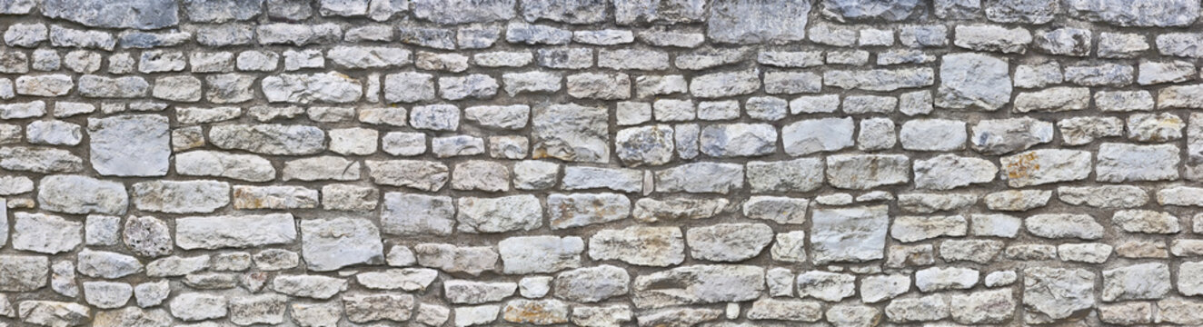 Rustikale Natursteinmauer