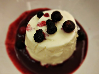 Cheesecake cold with berries (top view)