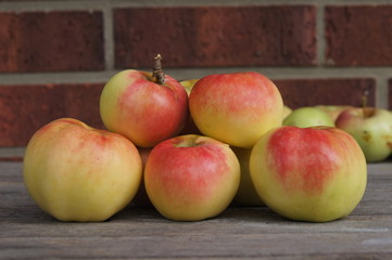 Äpfel, alte Sorte,apfel, obst, essen, rot, isoliert, gesund, frisch, reif, weiß, diät, natur, saftig, süss, frische, auflösungszeichen, vegetarier, bio, gelb, köstlich, vitamin, gesundheit, green, 
