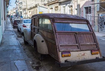 Obraz premium Old cars in havana, kuba