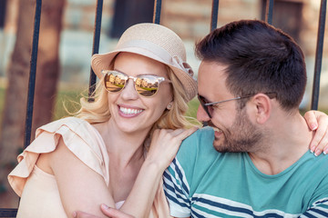 Obraz premium Happy smiling couple in love on the street