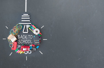 Back to school light bulb icon