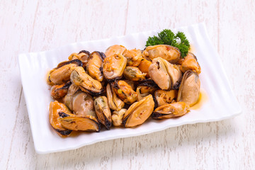 Pickled mussels in the bowl