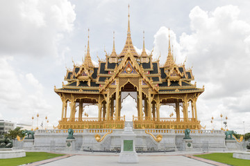Fototapeta premium Barom Mangalanusarani Pavilion (The Grand Royal Commemorative Pavilion) in the area of Ananta Samakhom Throne Hall in Thai Royal Dusit Palace, Bangkok, Thailand. 