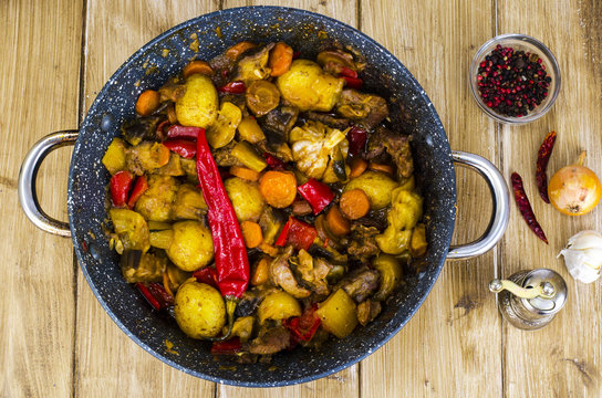 Uzbek cuisine. Fried vegetables with meat