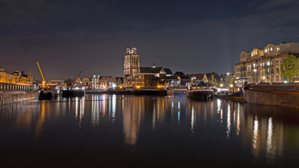 Fototapeta na wymiar Altstadt in Dordrecht bei Nacht