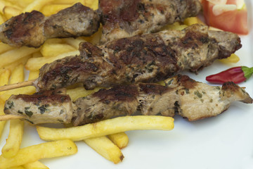 Pinchitos de cerdo con patatas
