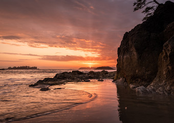 Fototapeta na wymiar Sunset at Half Moon Bay, Tofino, Vancouver Island