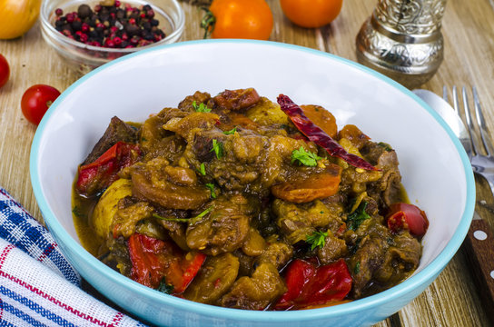 Uzbek cuisine. Fried vegetables with meat