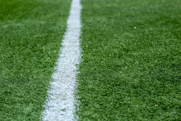 LINEA BLANCA EN CAMPO DE FUTBOL