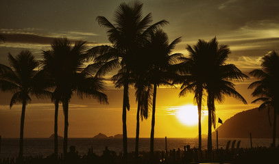Obraz premium Amazing sunset over Ipanema beach in Rio de Janeiro Brazil