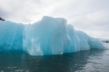 Fototapeta na wymiar Ice floating around the glacier Burgerbukta, Svalbard.