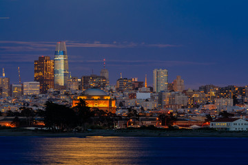 Obraz premium Panorama of San Francisco Downtown at twilight viewed from Marina District