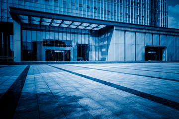 modern office building outdoors in the downtown