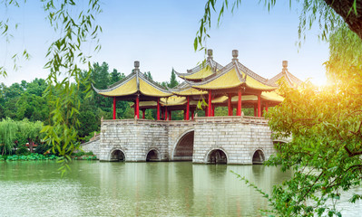 Yangzhou Slender West Lake Wuting Bridge