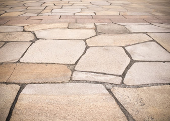 タイル張りの舗装道路