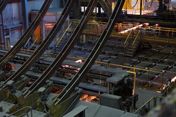 Hot square steel bloom on the roll-table