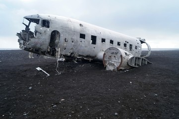 Fototapeta na wymiar Plane wreck on the black beach at Sólheimasandur, South Coast of Iceland 