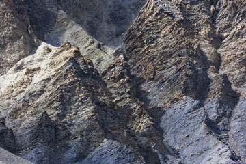 Détail de roches et d'érosion dans d'une montagne dans le Mercantour