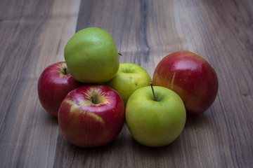 Naklejka na ściany i meble Tasty autumn apples 